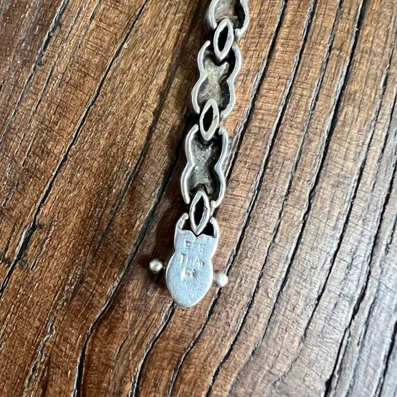 Vintage 925 silver Marcasite Hugs Kisses bracelet filigree, 7.5”, double clasp - Picture 6 of 6